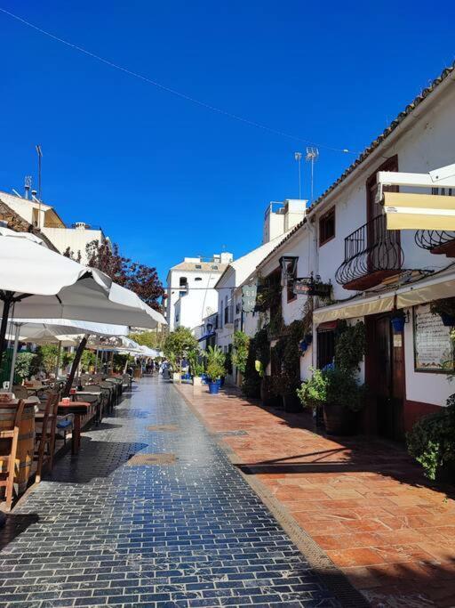 1st Line Of The Beach, La Rada Beach! Ac,wifi,terrace, Private Parking Estepona